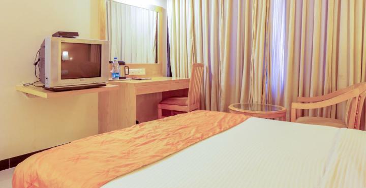 Aj International Hotel Bangalore Exterior photo
