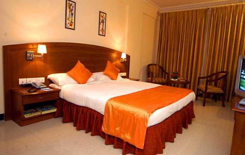 Aj International Hotel Bangalore Exterior photo