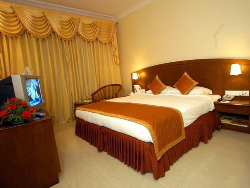 Aj International Hotel Bangalore Room photo